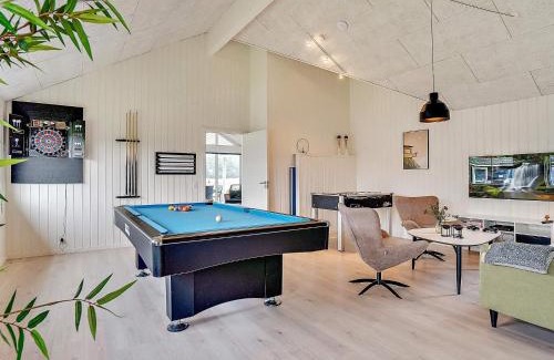 Houstrup Casa | 18 person holiday home in Nørre Nebel