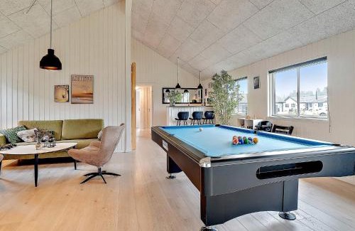 Houstrup Casa | 18 person holiday home in Nørre Nebel