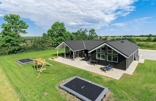 Grenaa Casa | 18 person holiday home in Grenaa