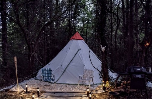 Lewisburg Alquiler De RV | 18' Tent Wooded Primitive Site