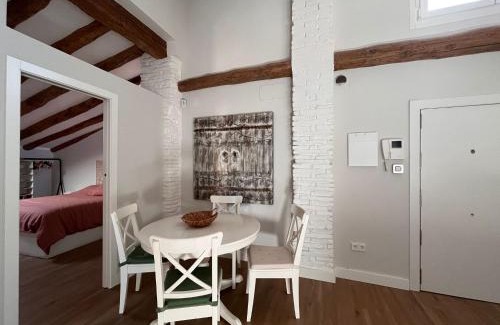 Centro histórico de Zaragoza Apartamento | 18 Torres Estébanes