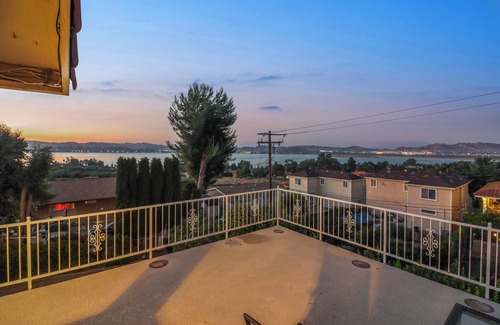 Lakeland Village Casa | 180° Lakeview 5B/3B Gameroom, Boat/RV Parking FastWifi, Beautiful Views, Family