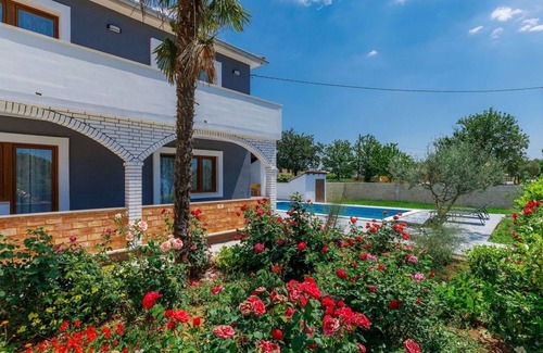 Rezanci Otro | 180 m² Alojamiento ∙ 4 habitaciones ∙ 8 huéspedes