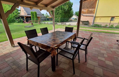 Balatonlelle Casa | 180 m² Casa ∙ 5 habitaciones ∙ 14 huéspedes