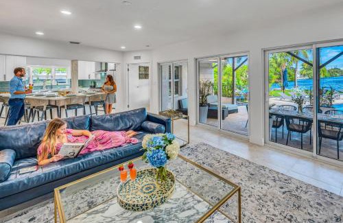 17th Street Causeway Casa | 180 of Waterfront Heated Pool Beach Proximity Paradise Point Key H0MES