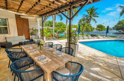 17th Street Causeway Casa | 180 of Waterfront Heated Pool Beach Proximity Paradise Point Key H0MES