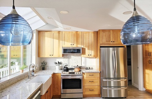 Agate Casa | 180' private beach and spacious entertainment oasis on Hammersley Inlet for 8!