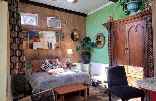 Westside North Cama Y Desayuno | 1812 Overture B&B