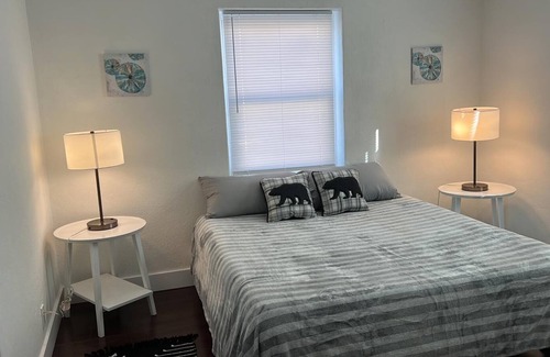 Parkside Casa | 1820A Beautiful Cozy House Close To Everything