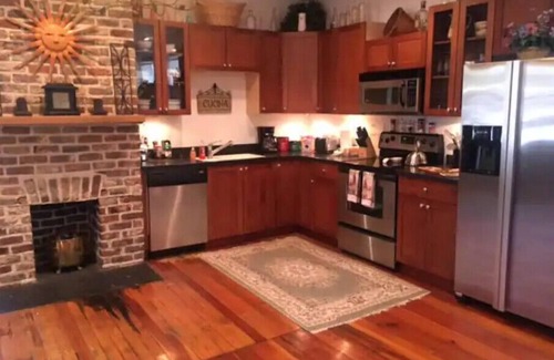 Petersburg Casa | 1831 House in Historic Old Towne Petersburg, VA