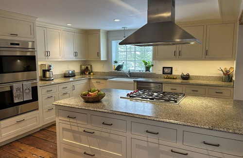 Blue Hill Otro | 1832 Carriage House, meticulously remodeled, in the center of Blue Hill