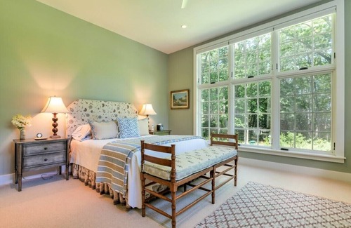 Blue Hill Otro | 1832 Carriage House, meticulously remodeled, in the center of Blue Hill