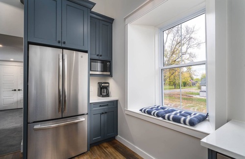 Quinte West Casa | 1845 Completely Renovated Stone Farmhouse