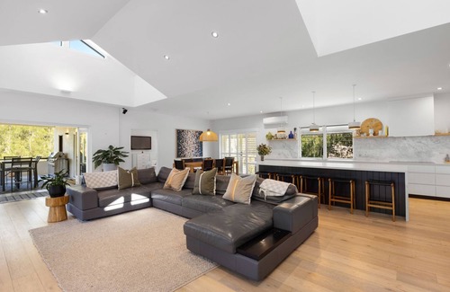 Noosaville Casa | 185 Lake Weyba Drive Noosaville