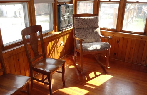 East Dubuque Casa | 1850 Cabin Home, Waterfall, Family Getaway, Corporate Party, Weddings