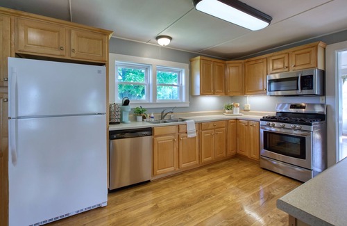Grand Isle Apartamento | 1850's Farmhouse Private Apartment