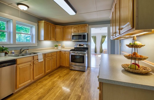 Grand Isle Apartamento | 1850's Farmhouse Private Apartment