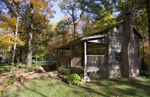 Clinton Cabina | Era 1860 cabaña de madera original en el hermoso este de Tennessee - Foust Cabin