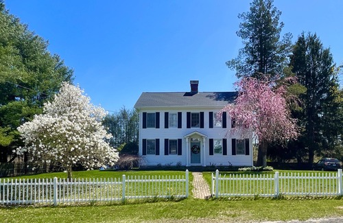 Madison Casa | 1860's Colonial House Near Downtown and Beaches!