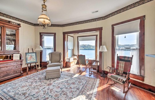Bethlehem Casa | 1872 Bethlehem Home with View of Ohio River!