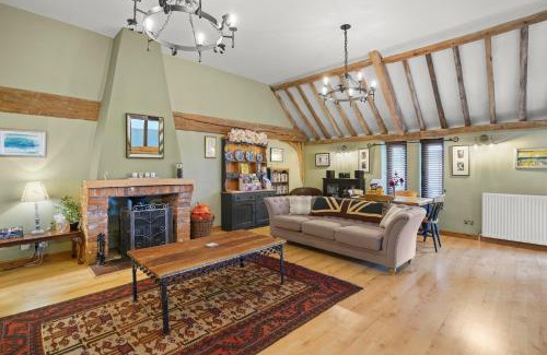 Runham Casa | 1880's Barn Conversion - Sleeps 4 & Pet Friendly