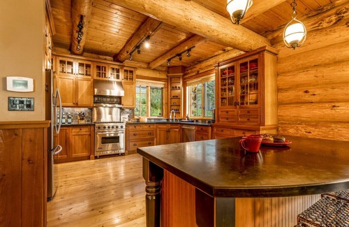 East Kootenay Casa | 1886 Greywolf, Hostaway