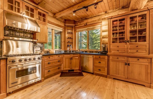 East Kootenay Casa | 1886 Greywolf, Hostaway