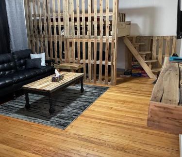 Mountain Iron Apartamento | 1892 historical apartments