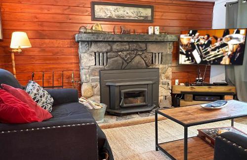 Tannersville Casa | 1894 Catskills Farmhouse Retreat