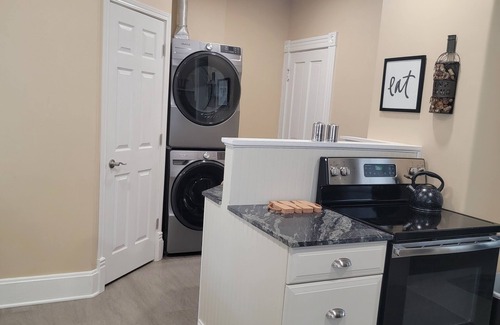 Hamilton Casa | 1895 meets 2025 Townhouse in Urban Hamilton