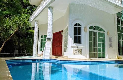 Área de Playacar Fase I Casa | 18br up to 50guest Castillos Playacar walk to Beach and 5th Ave 1000Mbps