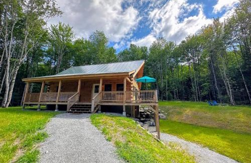 Sugar Hill Casa | 18HA Log home close to Franconia Notch privacy fire pit wifi pool gym passes