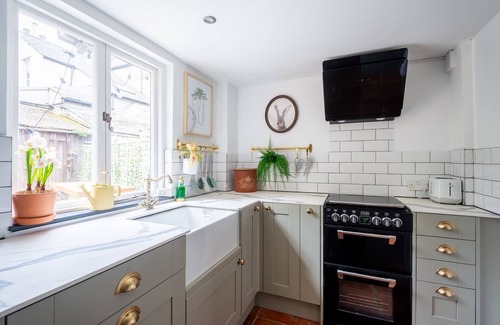 Cirencester Casa | 18th Century Cottage in Cirencester with Garden