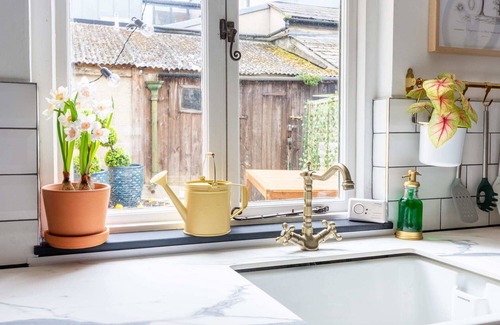 Cirencester Casa | 18th Century Cottage in Cirencester with Garden
