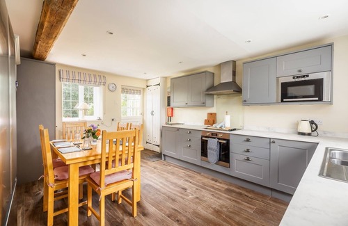 Wimborne Saint Giles Cabaña | 18th Century Cottage in Dorset Countryside