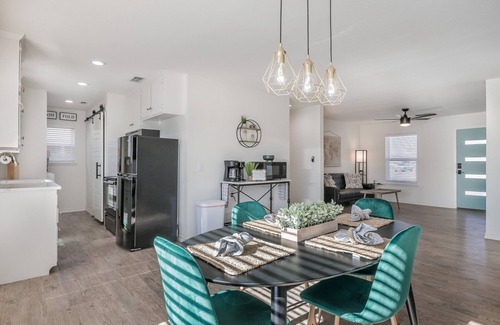 Dumas Casa | 18th Street Retreat