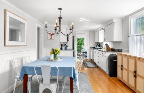West Harwich Casa | 19 Burton Avenue West Harwich - - Lobsta House