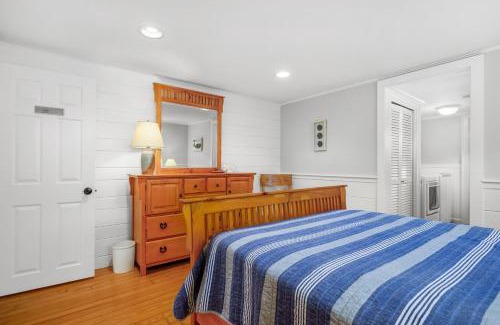 West Harwich Casa | 19 Burton Avenue West Harwich - - Lobsta House