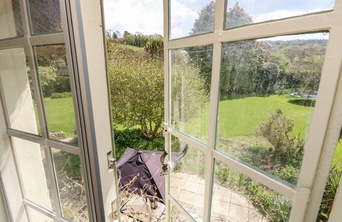 Newport Cabaña | 19 Clatterford Shute