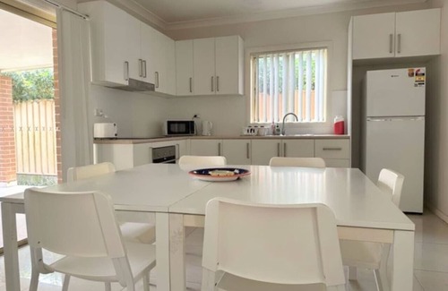 Sans Souci Apartamento | 19-Guest Dual Home Near Beach