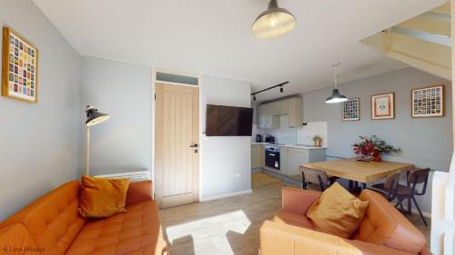 Saint Erth Praze Casa | 19 Strawberry Hill, Tolroy Manor