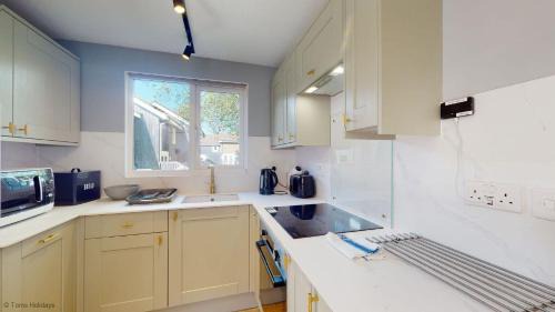 Saint Erth Praze Casa | 19 Strawberry Hill, Tolroy Manor