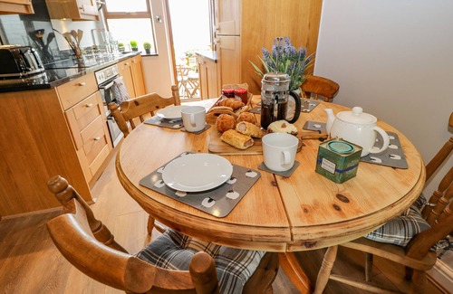 Holmfirth Casa | 19 THE VILLAGE, family friendly in Holmbridge
