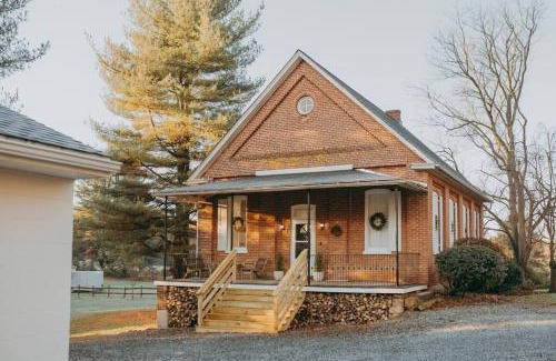Willow Street Casa | 1900's Historic Lancaster School House