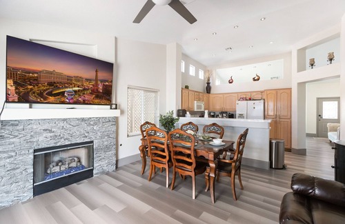 Las Vegas Casa | 1900 SqFt House 5beds/3bath W/Heated Pool/Spa/BBQ.