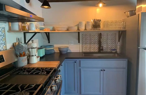 Coxsackie Cabina | 1900’s farmhouse, hot tub & fireplace
