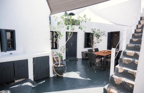 Pyrgos Apartamento | 1906 Cave Villa