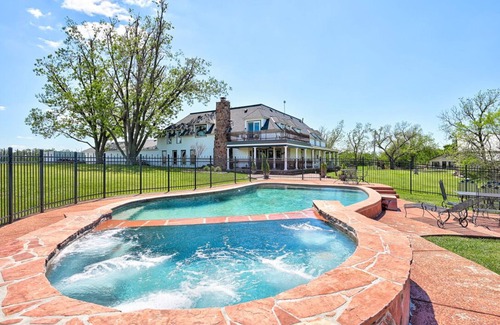 Edmond Casa | 1908 Victorian Farmhouse (Unit B)