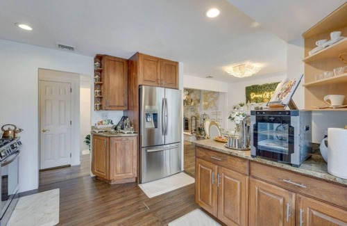 Lake Grove Casa | 191) Perfect for larger groups!