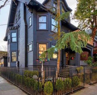 Alphabet Historic District Casa | 1910 Historic Jessie Morehead House - 98 WalkScore